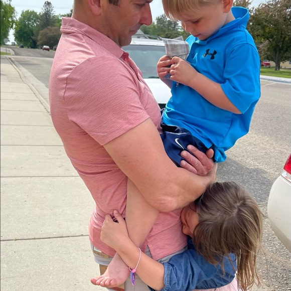 Meet your Posher, Elaine - Picture 2 of 3